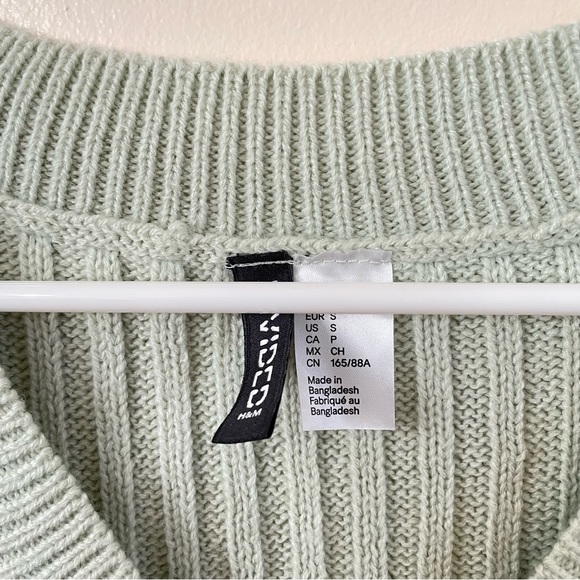 H&M Women’s Ribbed Sweater Vest in Light green/Sage (Size: S) - Picture 8 of 10